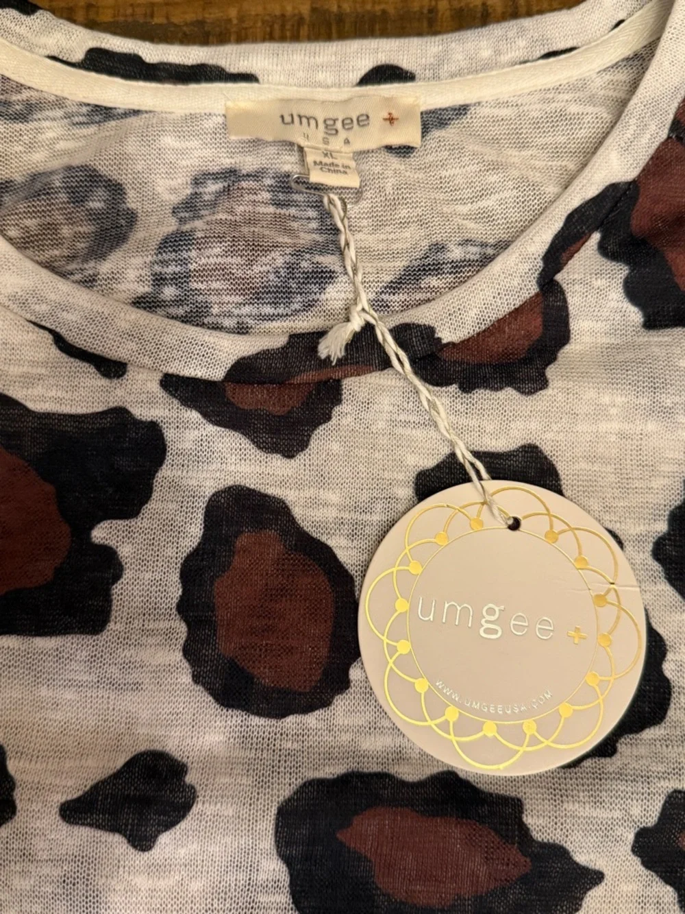 Umgee Women’s Long Sleeve Leopard Print Blouse in White, Brown & Black NWT